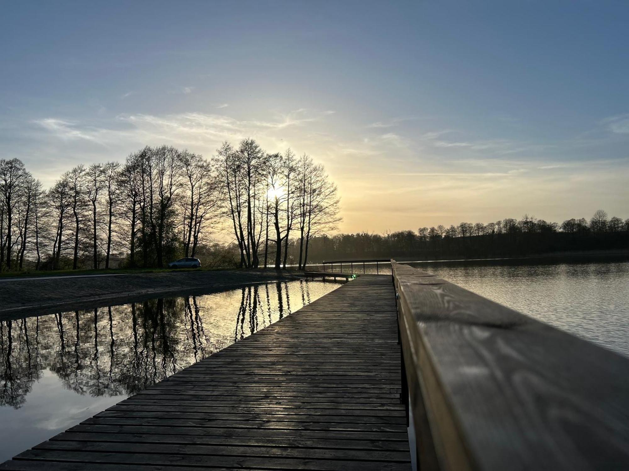 Caloroczny Domek Nad Jeziorem - Balia Z Jacuzzi Villa Balewo  Exteriör bild